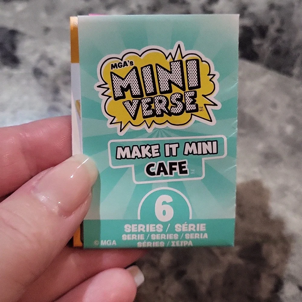Miniverse Make It Mini Cafe Coconut Rasberry Ice Cream